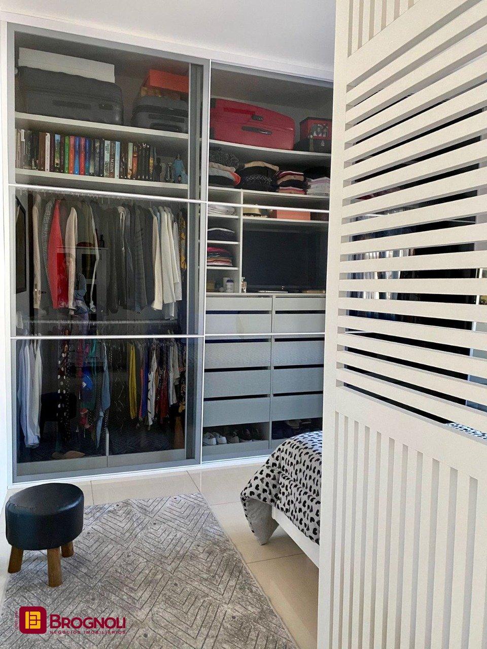 Casa com 320m², no bairro Canasvieiras em Florianópolis