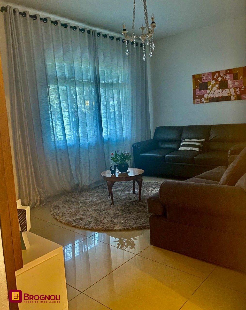 Casa com 320m², no bairro Canasvieiras em Florianópolis
