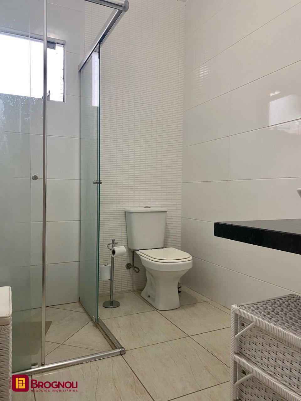 Casa com 320m², no bairro Canasvieiras em Florianópolis