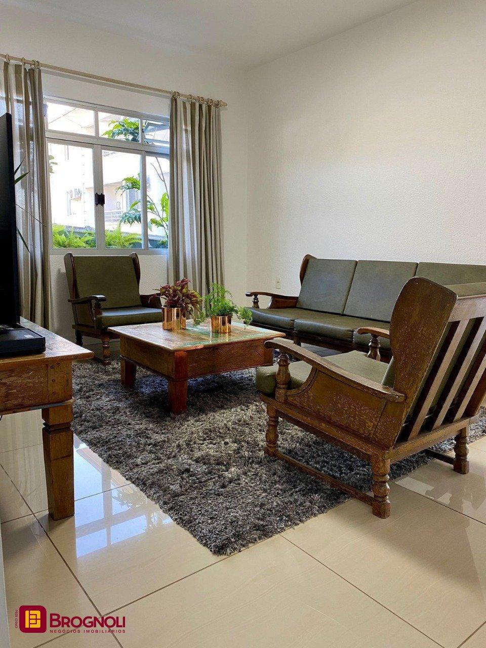 Casa com 320m², no bairro Canasvieiras em Florianópolis