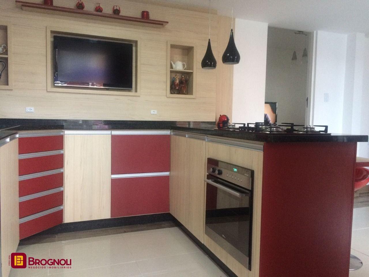 Casa com 320m², no bairro Canasvieiras em Florianópolis