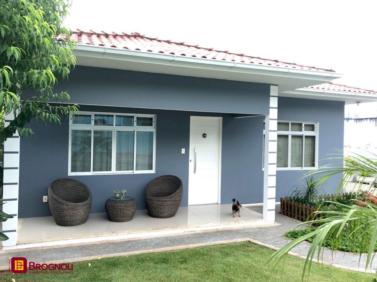 Casa com 320m², no bairro Canasvieiras em Florianópolis