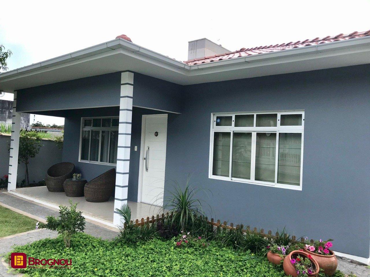 Casa com 320m², no bairro Canasvieiras em Florianópolis