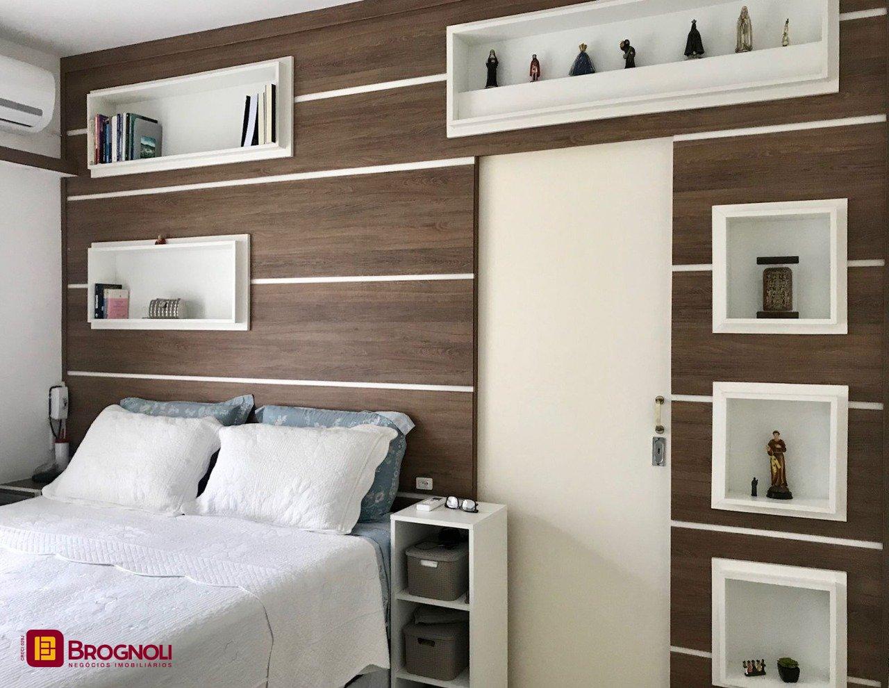 Casa com 320m², no bairro Canasvieiras em Florianópolis