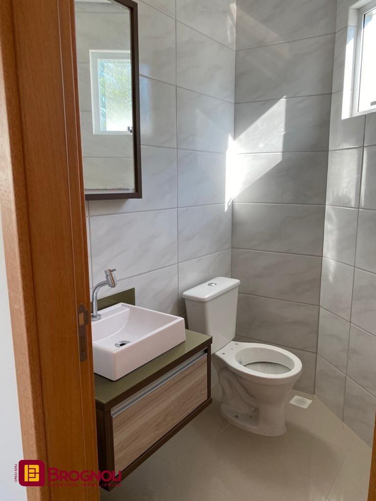 Prédio com 600m², 8 garagens, no bairro Centro em Florianópolis
