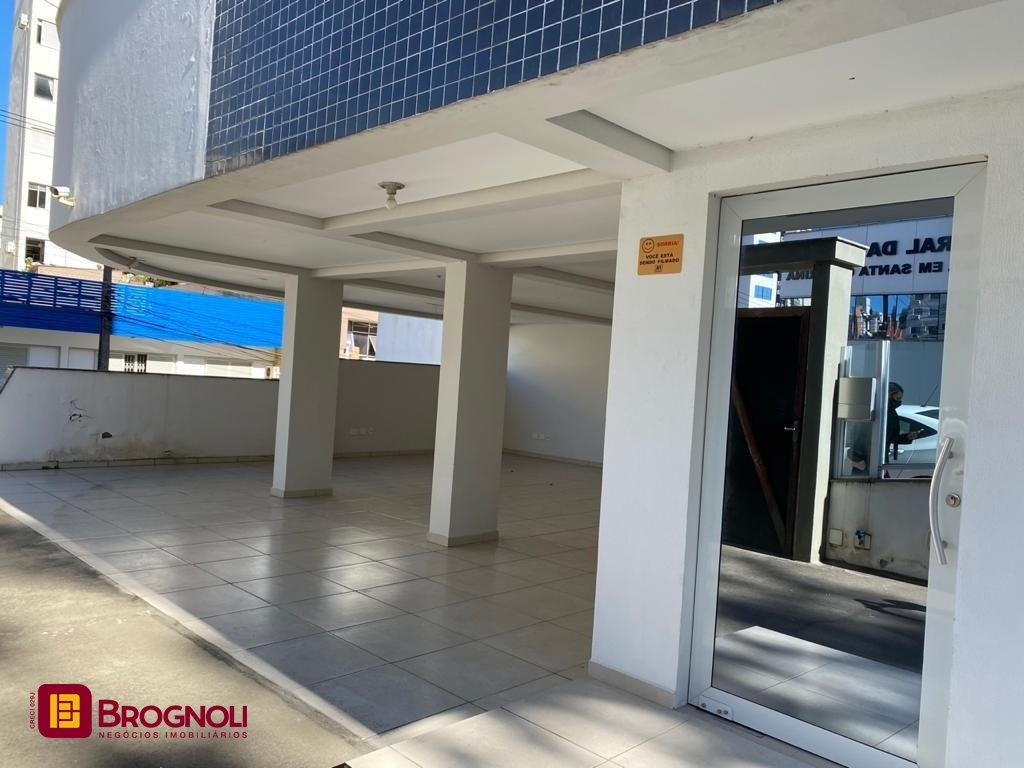 Prédio com 600m², 8 garagens, no bairro Centro em Florianópolis