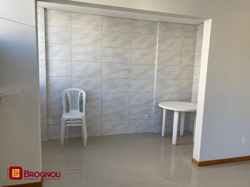 Prédio com 600m², 8 garagens, no bairro Centro em Florianópolis