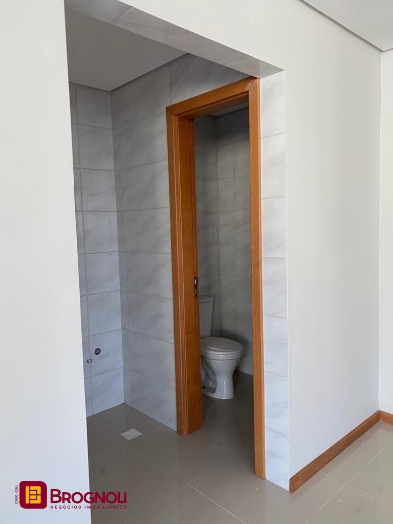Prédio com 600m², 8 garagens, no bairro Centro em Florianópolis