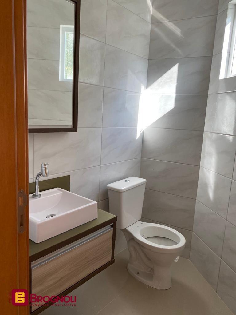 Prédio com 600m², 8 garagens, no bairro Centro em Florianópolis