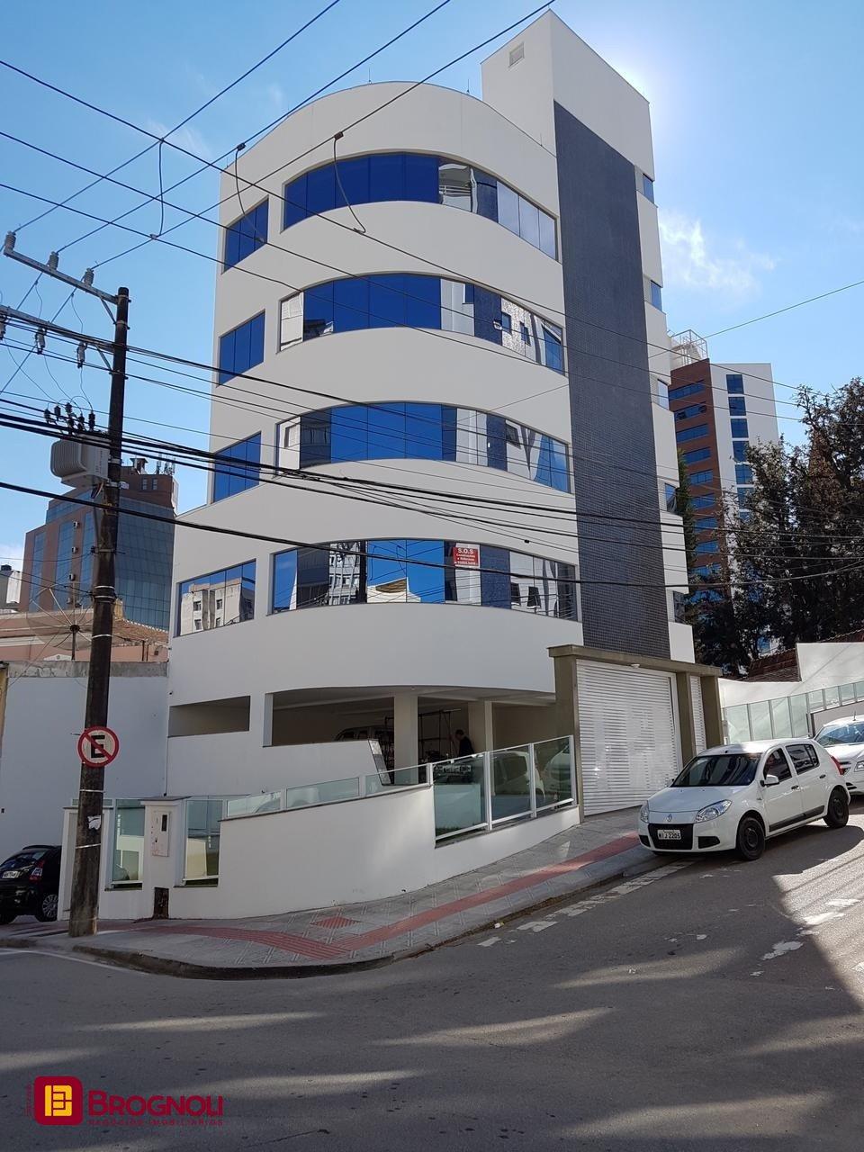 Prédio com 600m², 8 garagens, no bairro Centro em Florianópolis