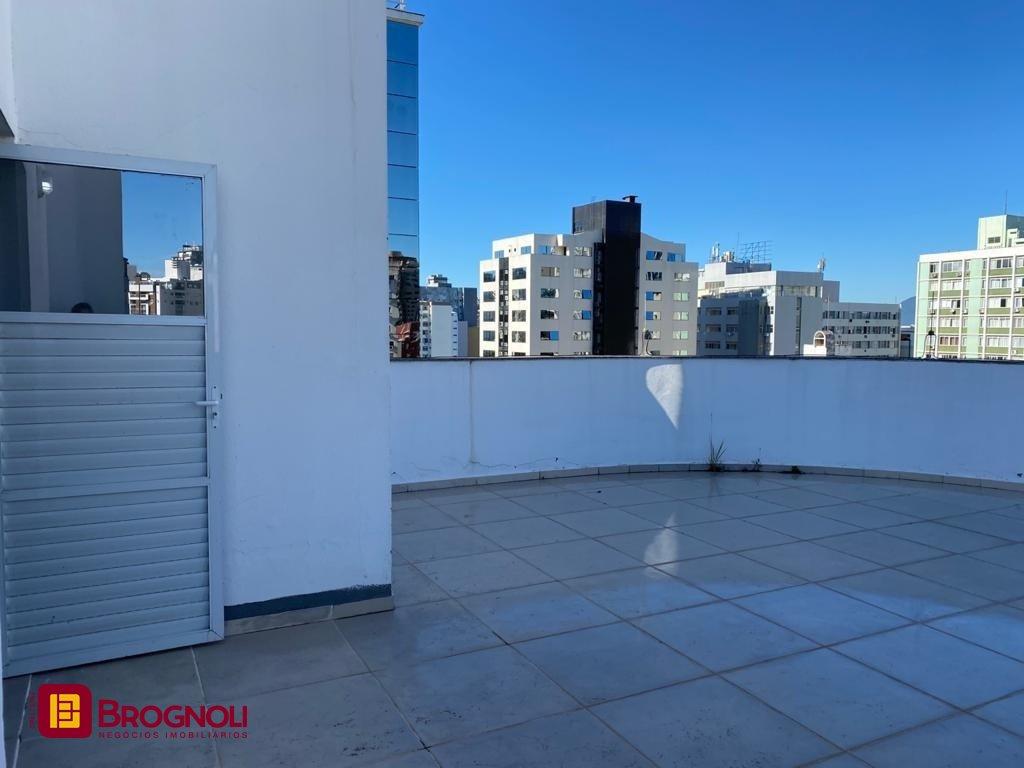 Prédio com 600m², 8 garagens, no bairro Centro em Florianópolis