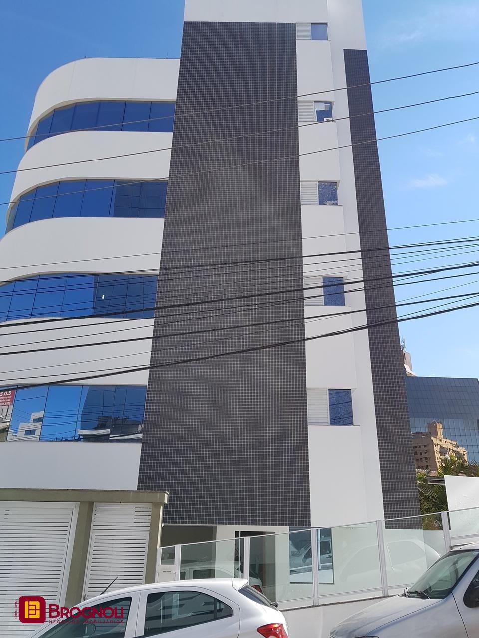 Prédio com 600m², 8 garagens, no bairro Centro em Florianópolis