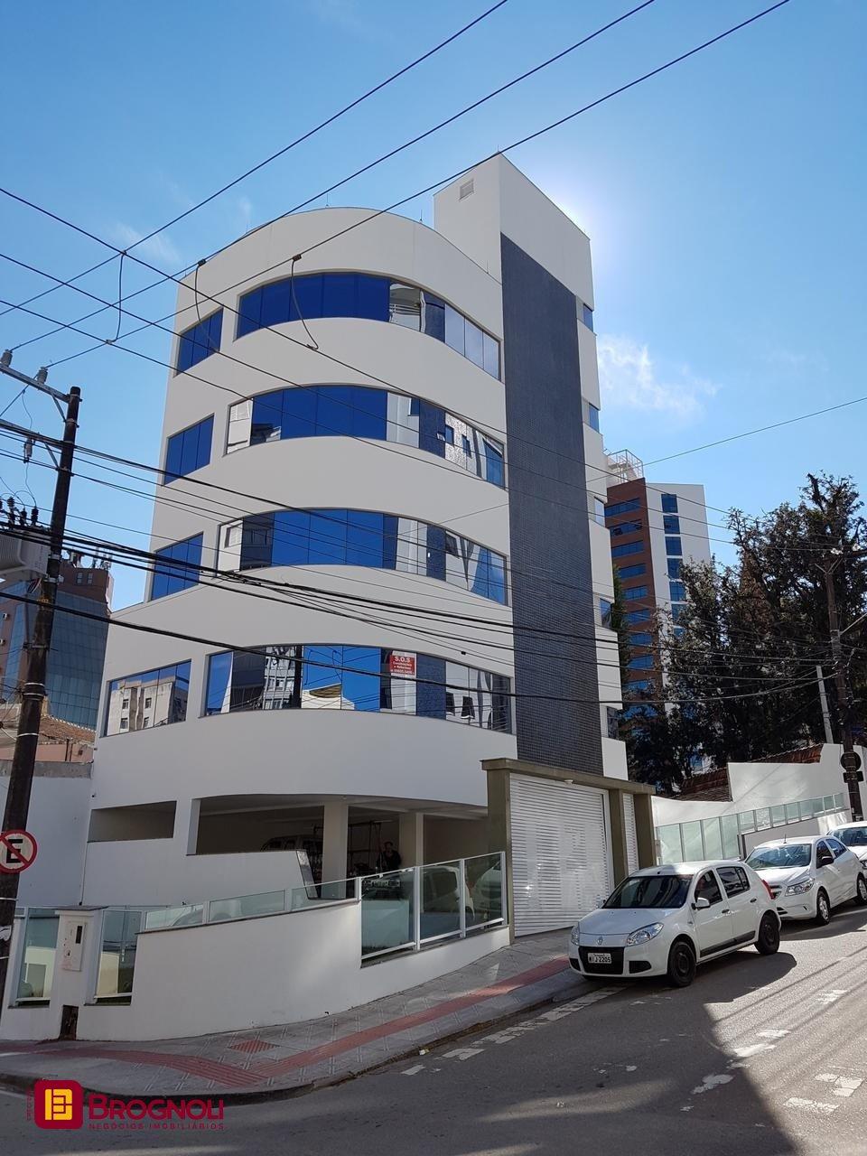 Prédio com 600m², 8 garagens, no bairro Centro em Florianópolis