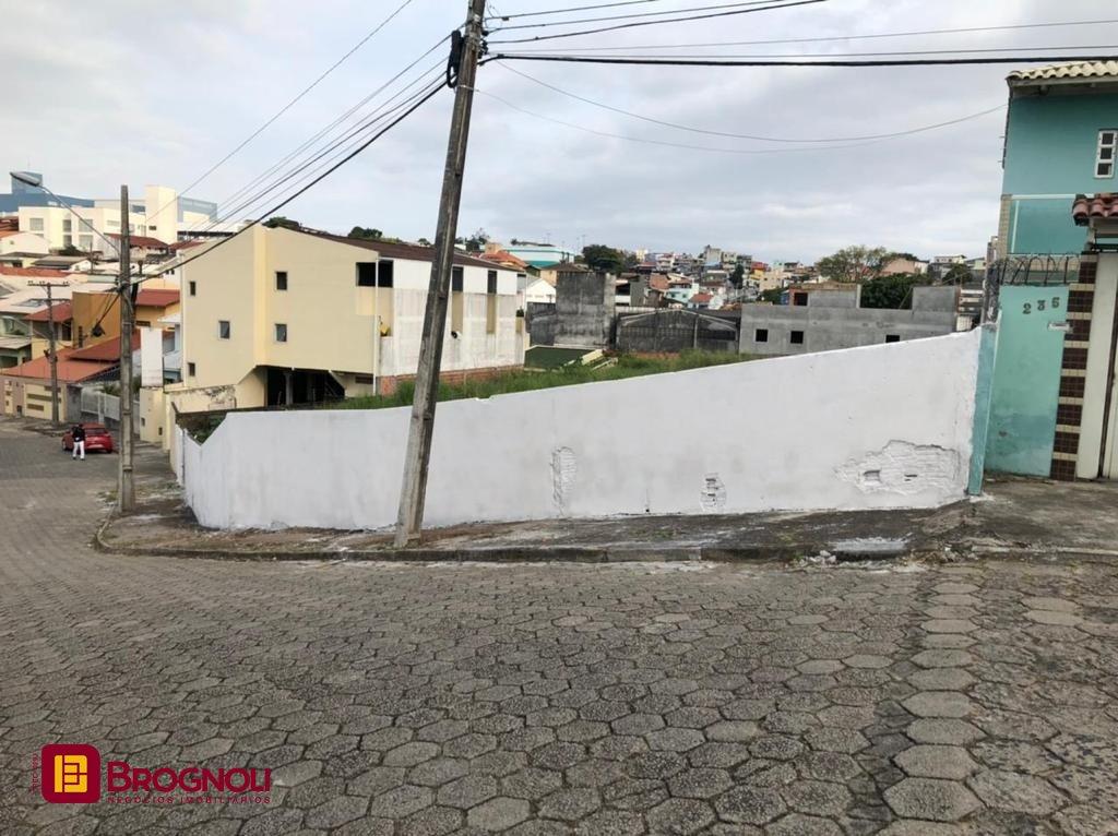 Terreno com 1465m², no bairro Jardim Atlântico em Florianópolis