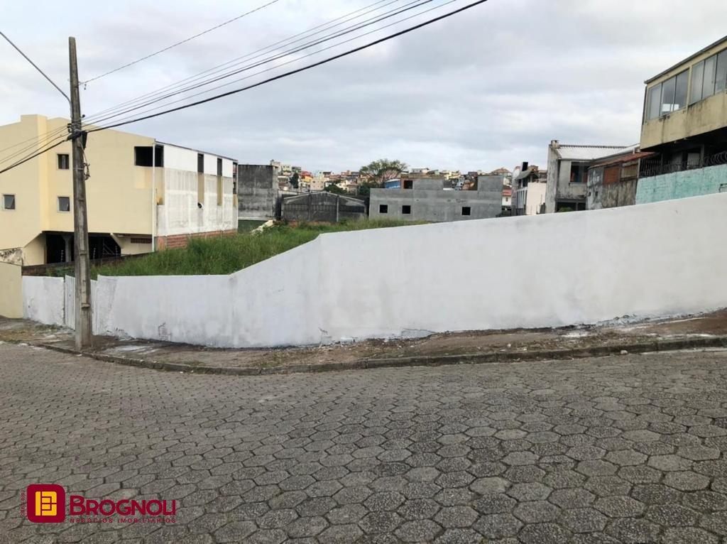 Terreno com 1465m², no bairro Jardim Atlântico em Florianópolis