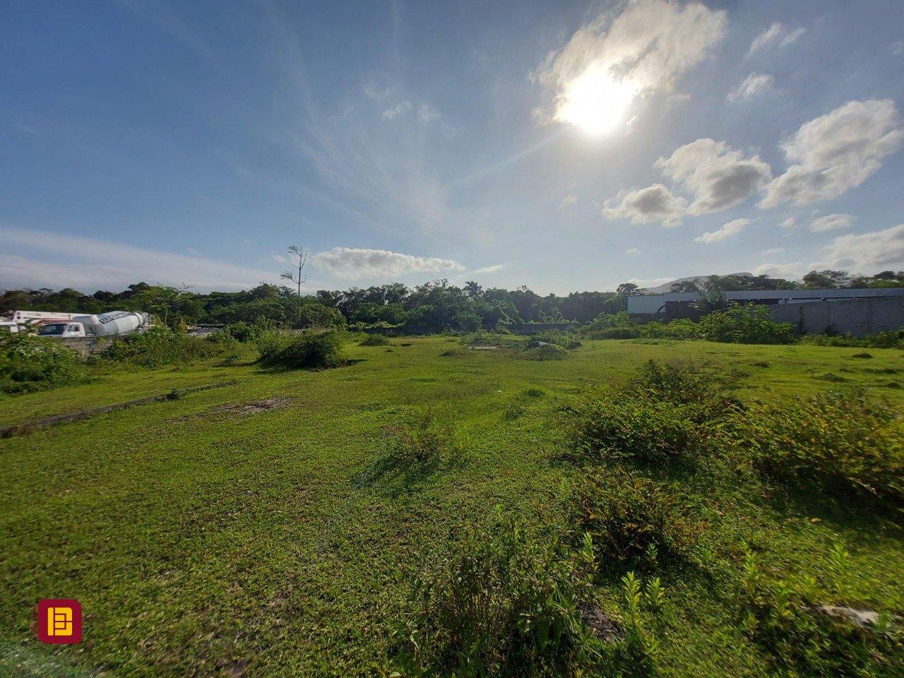 Terreno com 3804m², no bairro Distrito Industrial em São José