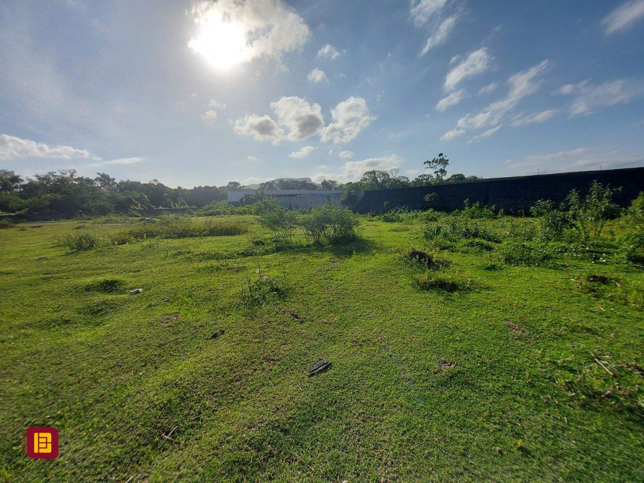 Terreno com 3804m², no bairro Distrito Industrial em São José