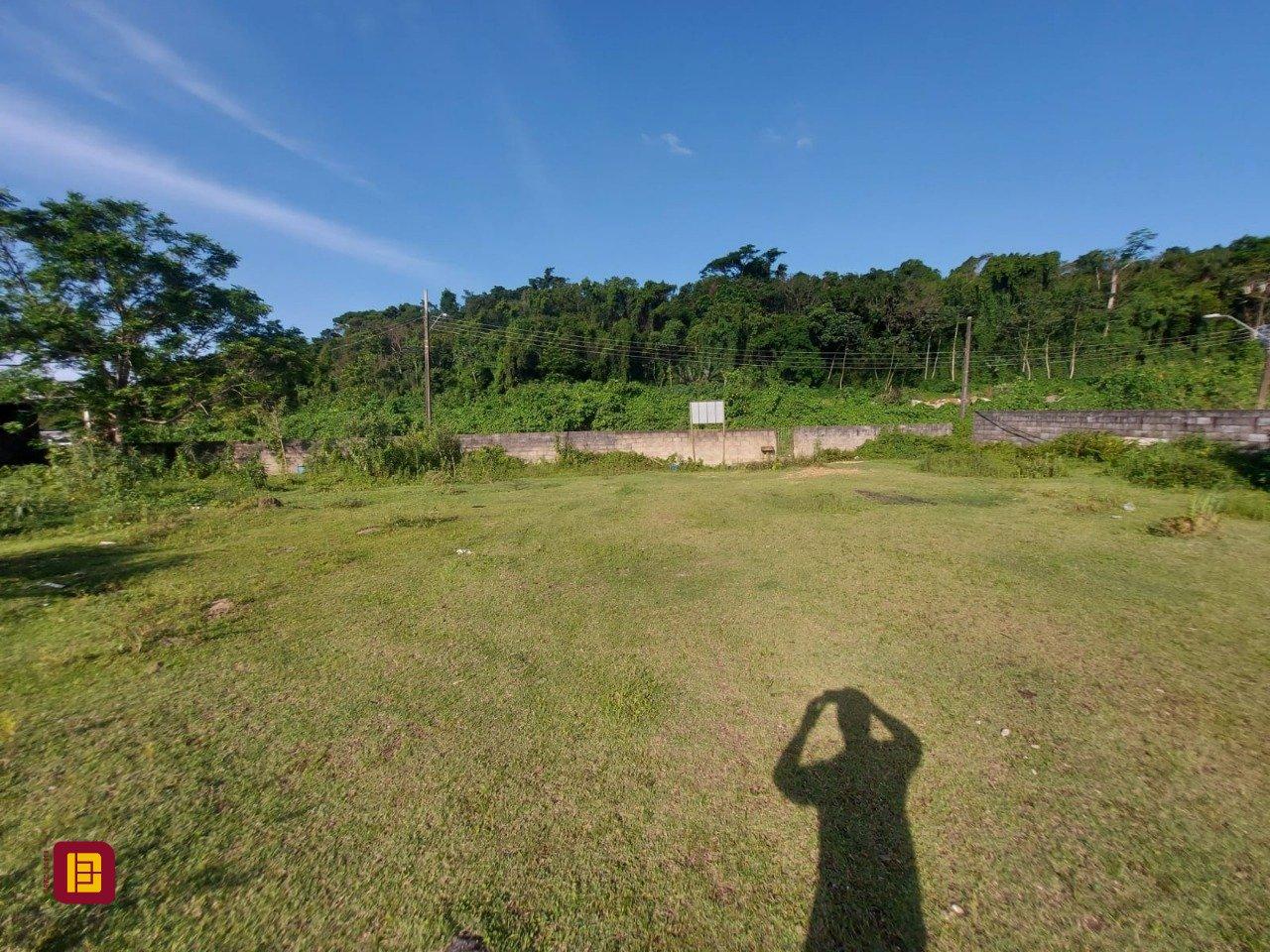 Terreno com 3804m², no bairro Distrito Industrial em São José