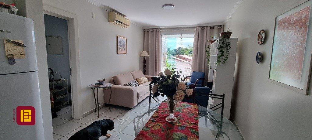 Apartamento com 74m², 4 quartos (sendo 2 suítes), 1 garagem, no bairro Canasvieiras em Florianópolis