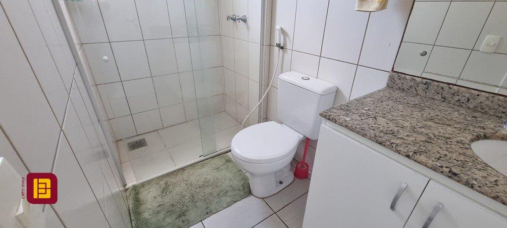 Apartamento com 74m², 4 quartos (sendo 2 suítes), 1 garagem, no bairro Canasvieiras em Florianópolis