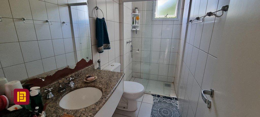 Apartamento com 74m², 4 quartos (sendo 2 suítes), 1 garagem, no bairro Canasvieiras em Florianópolis