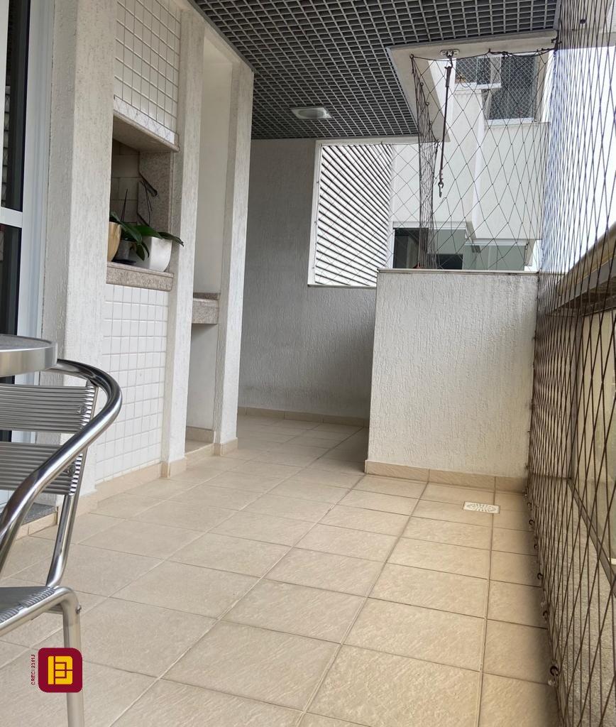 Apartamento com 149m², 4 quartos (sendo 1 suíte), 2 garagens, no bairro Campinas em São José
