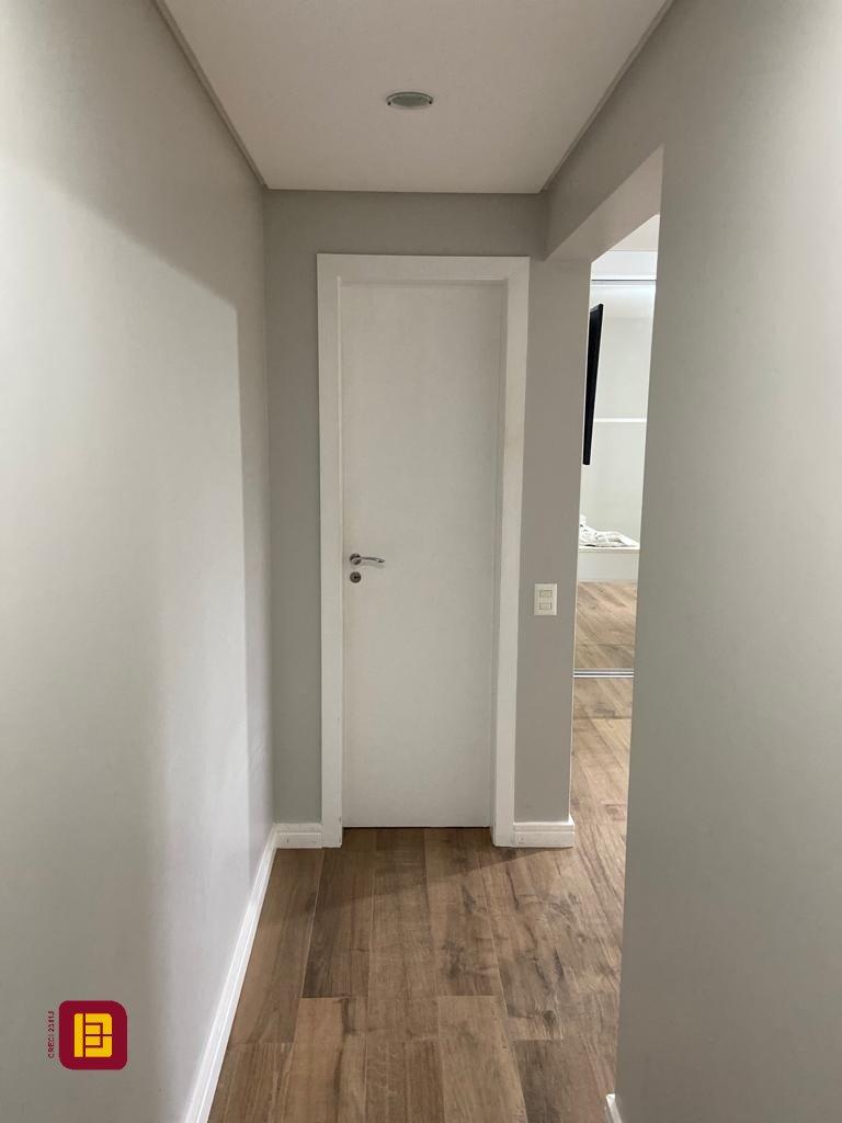 Apartamento com 149m², 4 quartos (sendo 1 suíte), 2 garagens, no bairro Campinas em São José