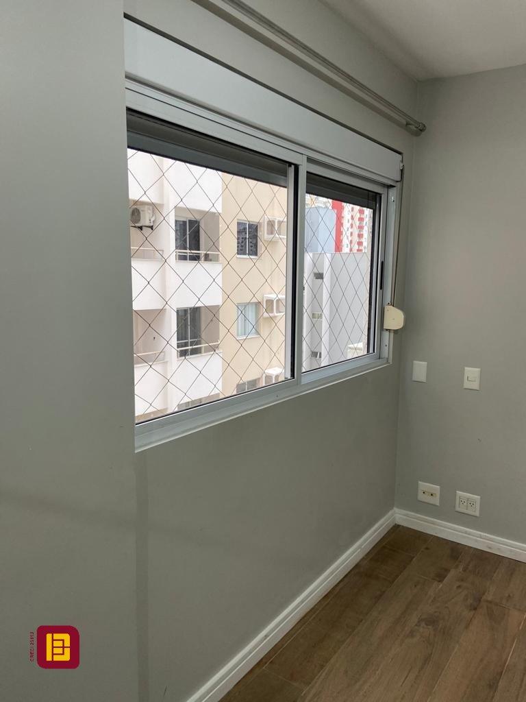 Apartamento com 149m², 4 quartos (sendo 1 suíte), 2 garagens, no bairro Campinas em São José