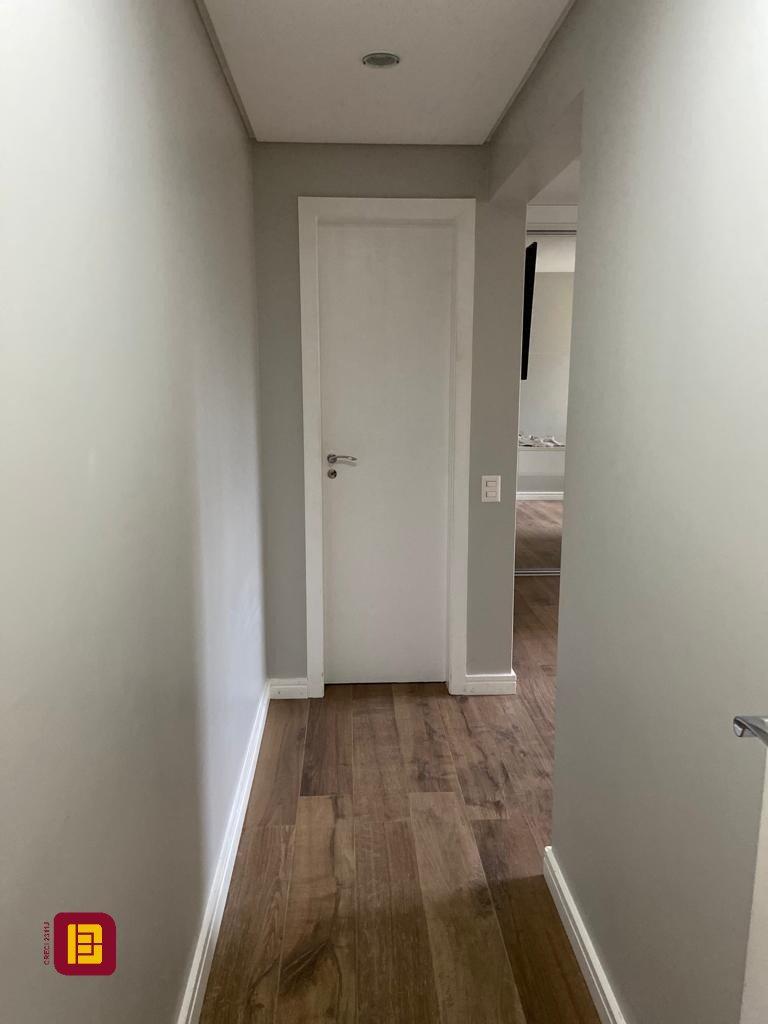 Apartamento com 149m², 4 quartos (sendo 1 suíte), 2 garagens, no bairro Campinas em São José