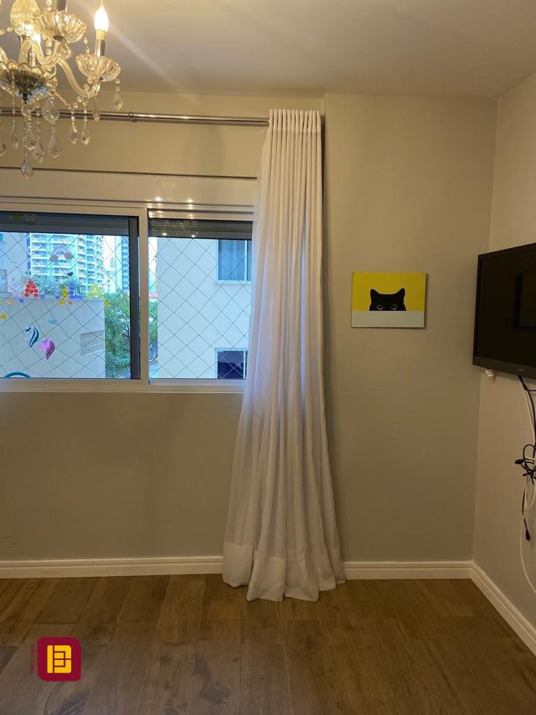 Apartamento com 149m², 4 quartos (sendo 1 suíte), 2 garagens, no bairro Campinas em São José