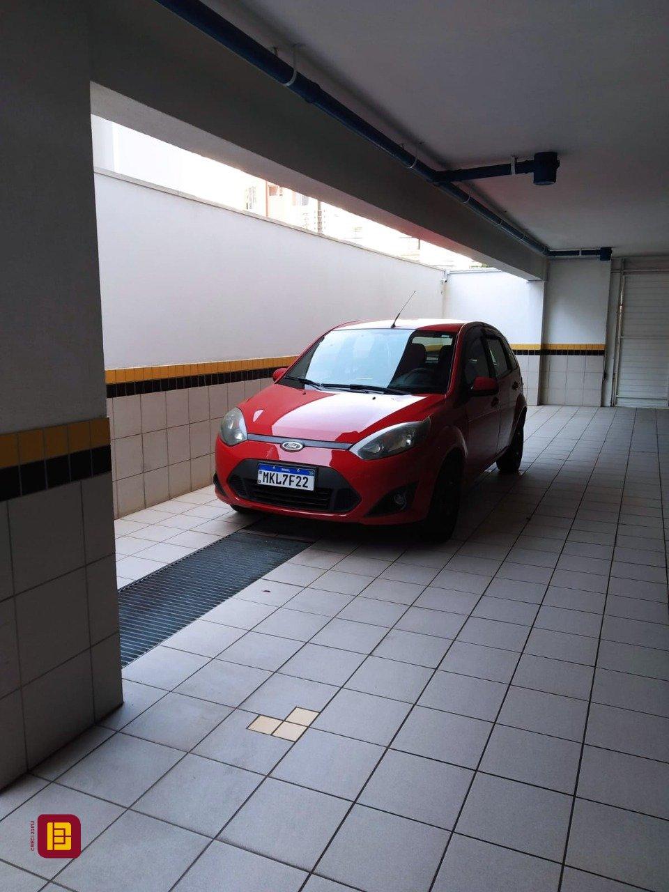 Apartamento com 149m², 4 quartos (sendo 1 suíte), 2 garagens, no bairro Campinas em São José