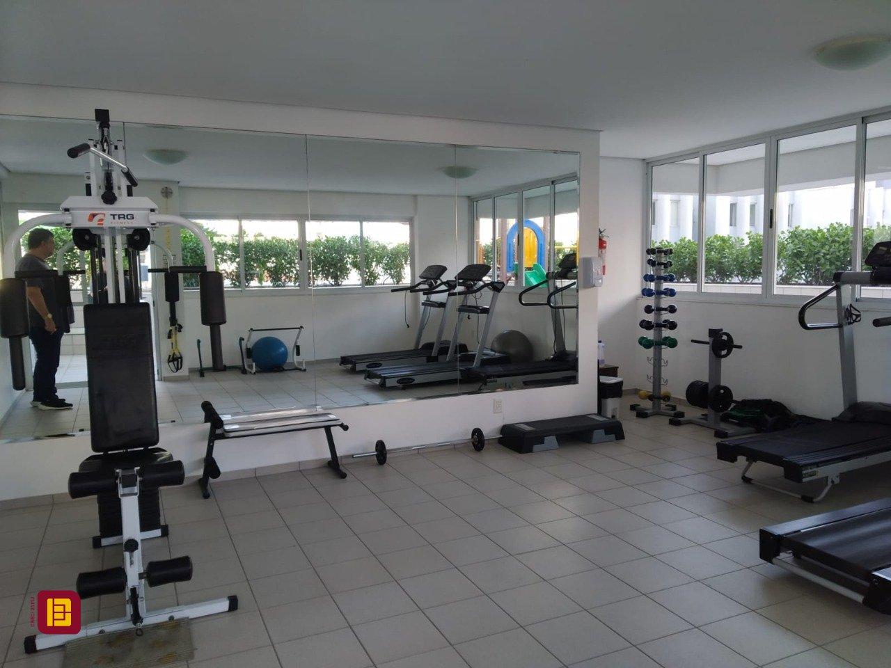 Apartamento com 149m², 4 quartos (sendo 1 suíte), 2 garagens, no bairro Campinas em São José