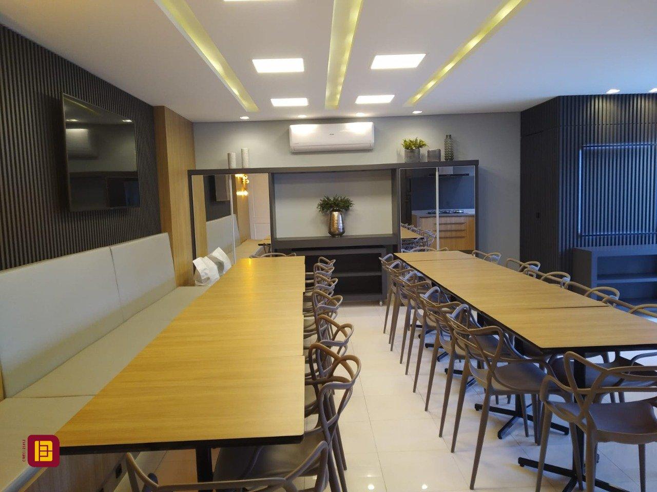 Apartamento com 149m², 4 quartos (sendo 1 suíte), 2 garagens, no bairro Campinas em São José