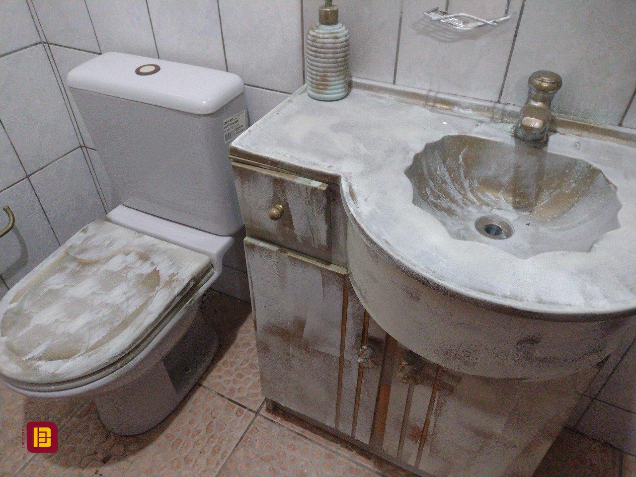 Casa com 545m², 7 quartos (sendo 4 suítes), 3 garagens, no bairro Daniela em Florianópolis