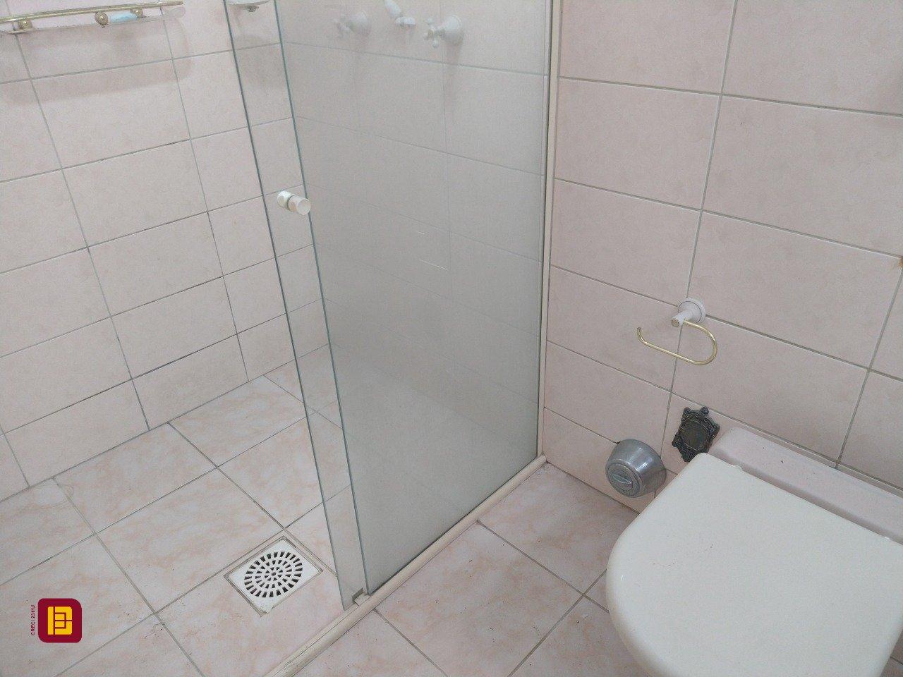 Casa com 545m², 7 quartos (sendo 4 suítes), 3 garagens, no bairro Daniela em Florianópolis