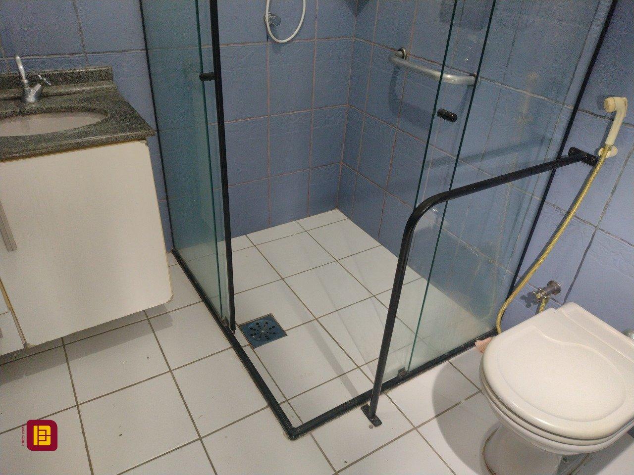 Casa com 545m², 7 quartos (sendo 4 suítes), 3 garagens, no bairro Daniela em Florianópolis