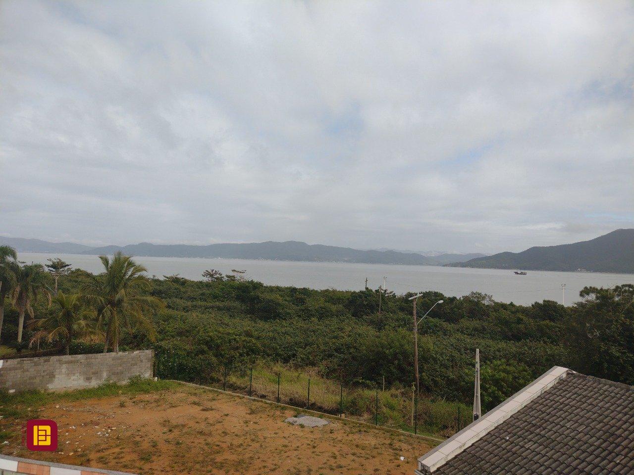 Casa com 545m², 7 quartos (sendo 4 suítes), 3 garagens, no bairro Daniela em Florianópolis