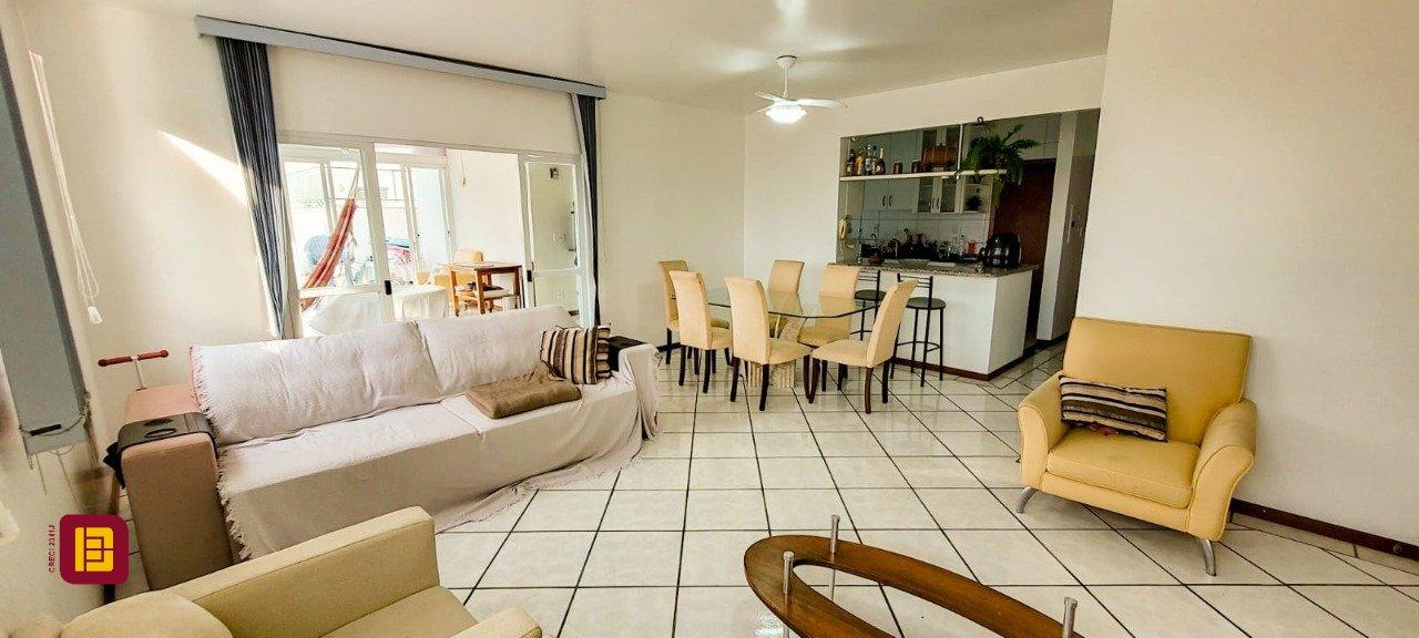 Cobertura com 226m², 6 quartos (sendo 2 suítes), 2 garagens, no bairro Ingleses em Florianópolis