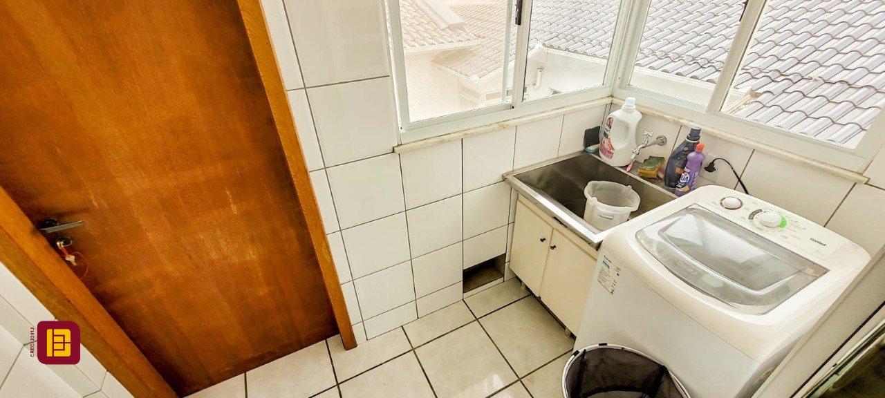 Cobertura com 226m², 6 quartos (sendo 2 suítes), 2 garagens, no bairro Ingleses em Florianópolis