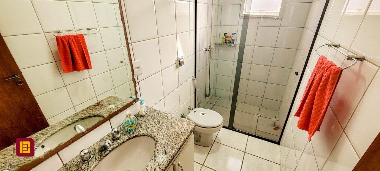 Cobertura com 226m², 6 quartos (sendo 2 suítes), 2 garagens, no bairro Ingleses em Florianópolis