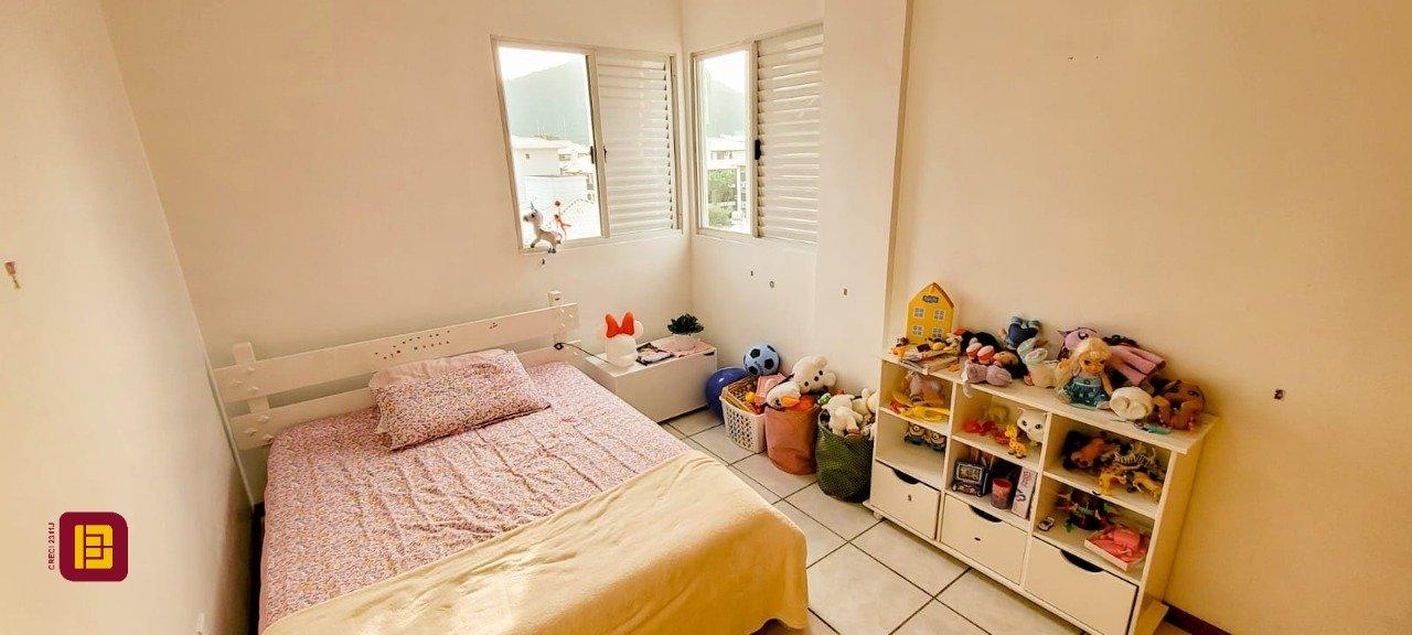 Cobertura com 226m², 6 quartos (sendo 2 suítes), 2 garagens, no bairro Ingleses em Florianópolis