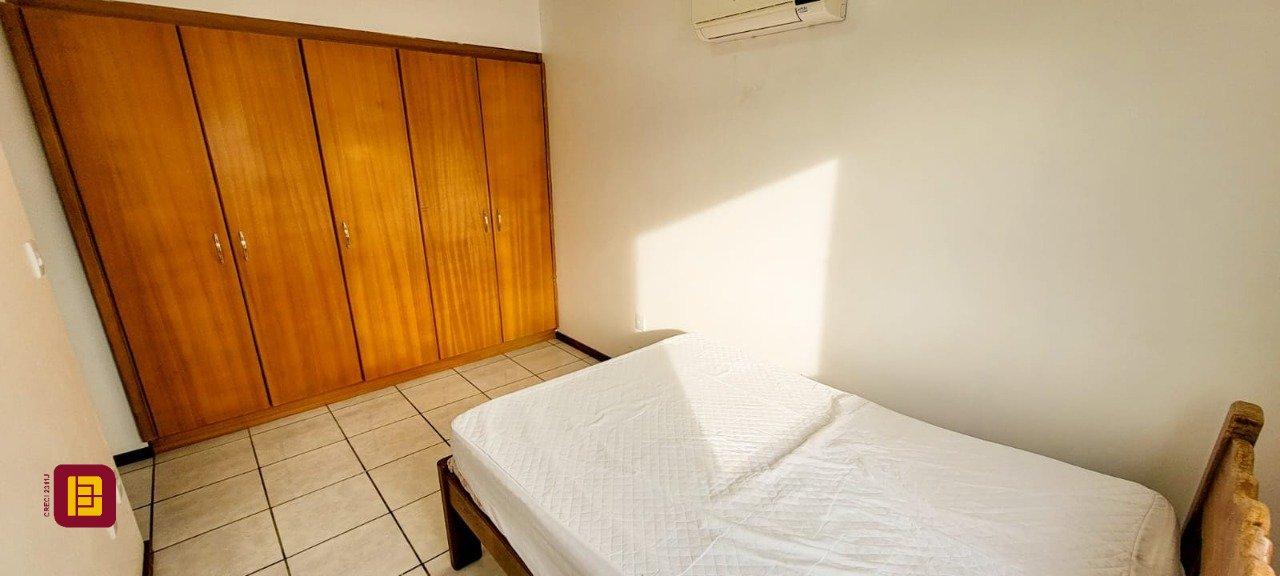 Cobertura com 226m², 6 quartos (sendo 2 suítes), 2 garagens, no bairro Ingleses em Florianópolis