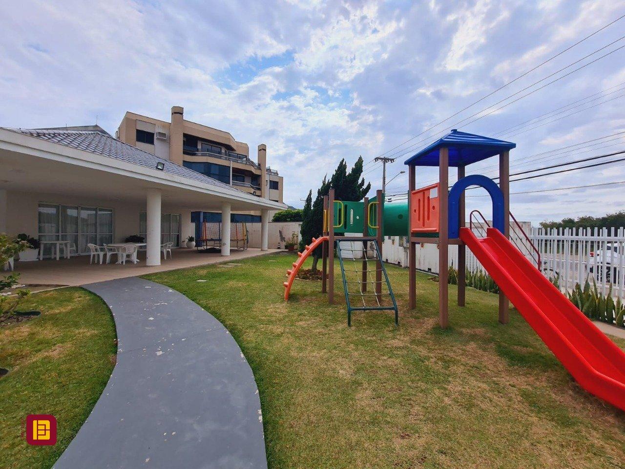 Cobertura com 226m², 6 quartos (sendo 2 suítes), 2 garagens, no bairro Ingleses em Florianópolis