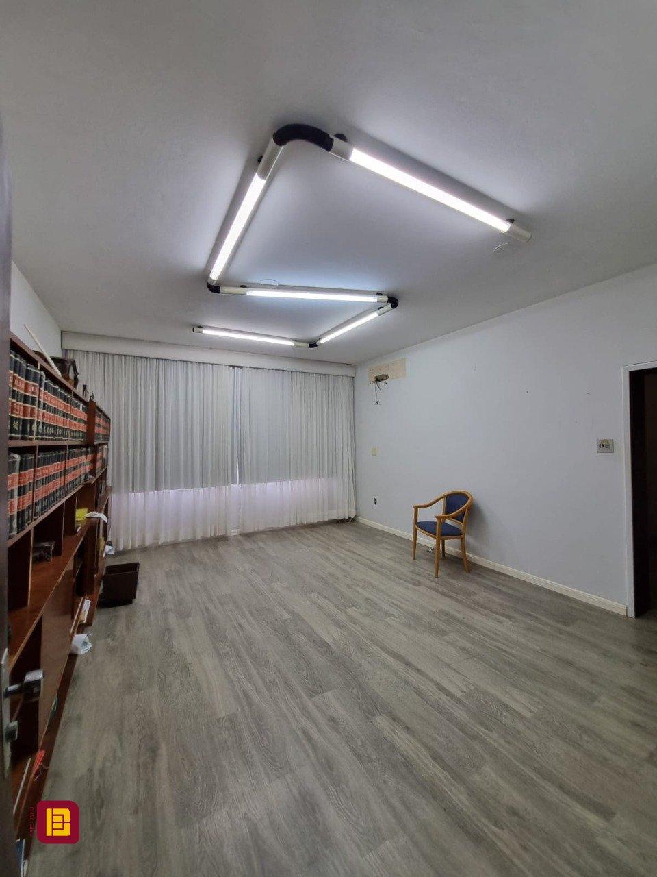 Casa com 126m², no bairro Centro em Florianópolis