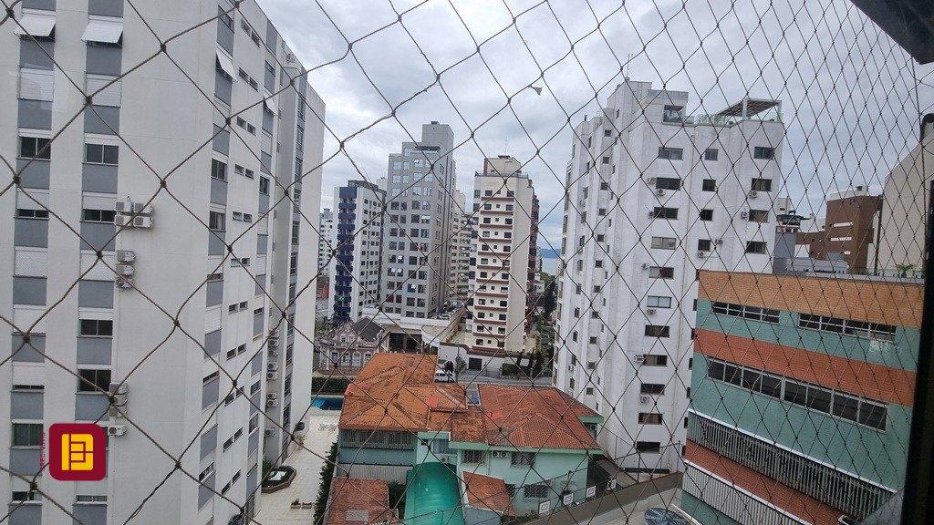 Cobertura com 221m², 3 quartos (sendo 1 suíte), 1 garagem, no bairro Centro em Florianópolis