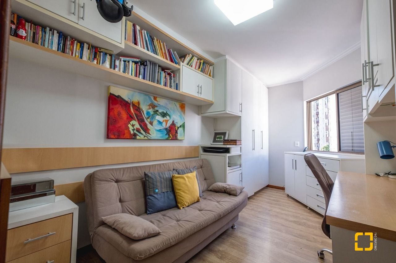 Cobertura com 221m², 3 quartos (sendo 1 suíte), 1 garagem, no bairro Centro em Florianópolis