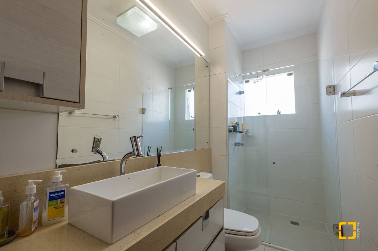 Cobertura com 221m², 3 quartos (sendo 1 suíte), 1 garagem, no bairro Centro em Florianópolis