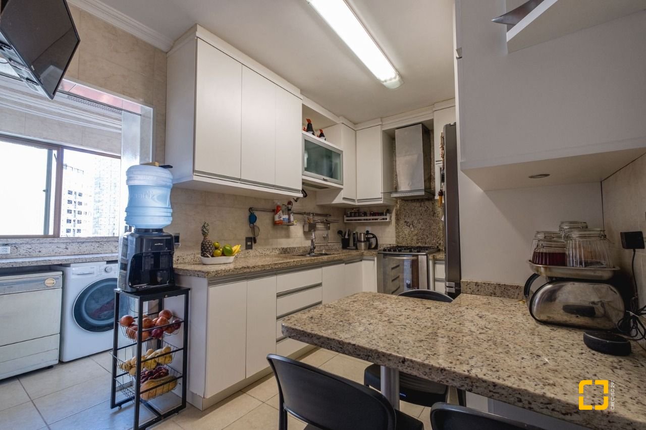 Cobertura com 221m², 3 quartos (sendo 1 suíte), 1 garagem, no bairro Centro em Florianópolis