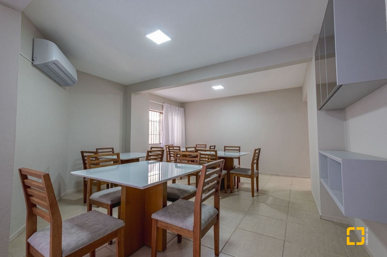 Cobertura com 221m², 3 quartos (sendo 1 suíte), 1 garagem, no bairro Centro em Florianópolis