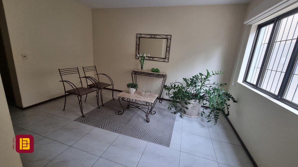 Cobertura com 221m², 3 quartos (sendo 1 suíte), 1 garagem, no bairro Centro em Florianópolis
